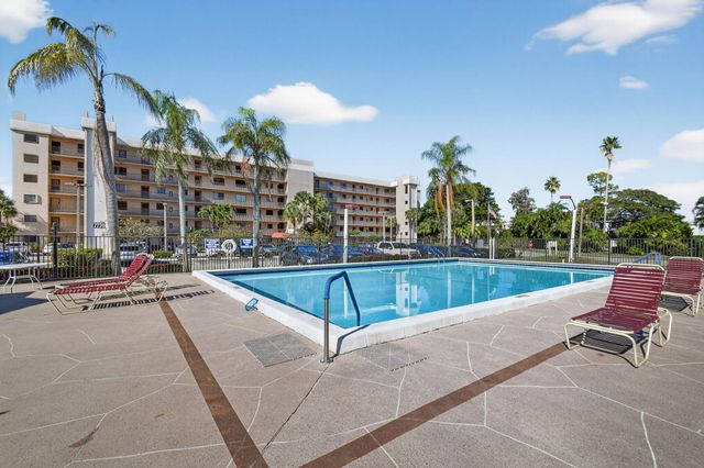 7665 TAHITI Lane 104, Lake Worth, FL 33467