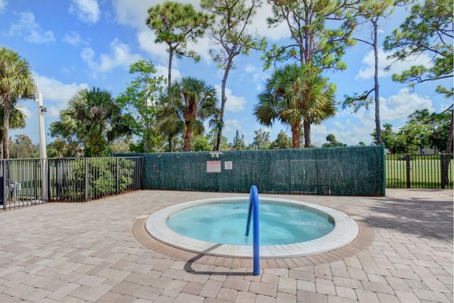 7665 TAHITI Lane 104, Lake Worth, FL 33467