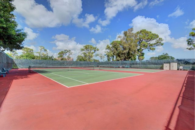 7665 TAHITI Lane 104, Lake Worth, FL 33467