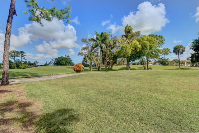 7665 TAHITI Lane 104, Lake Worth, FL 33467