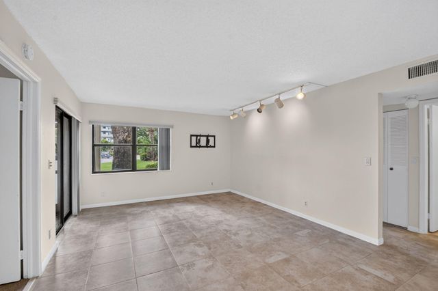 7665 TAHITI Lane 104, Lake Worth, FL 33467