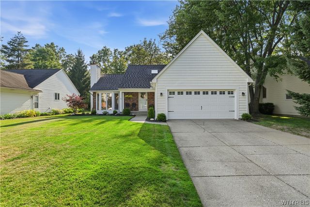 90 Grasspointe Drive, Amherst, NY 14228