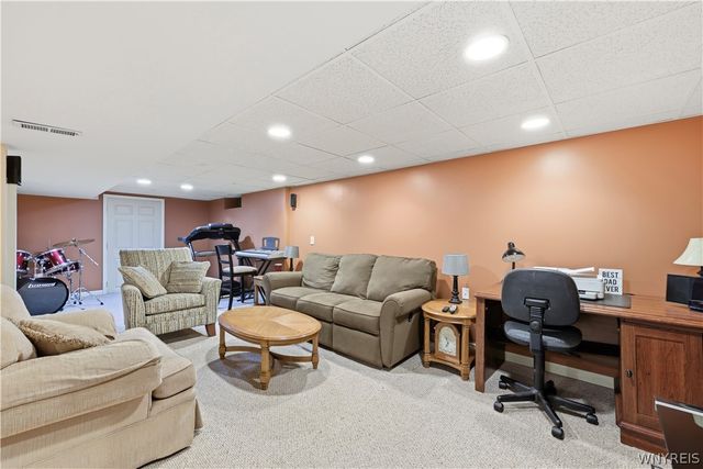 90 Grasspointe Drive, Amherst, NY 14228