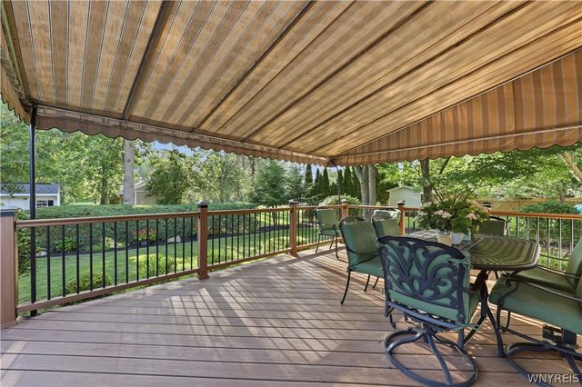 90 Grasspointe Drive, Amherst, NY 14228