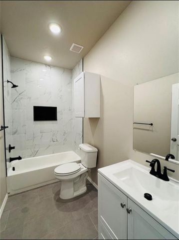 300 NW 122nd Street A & B, Oklahoma City, OK 73114