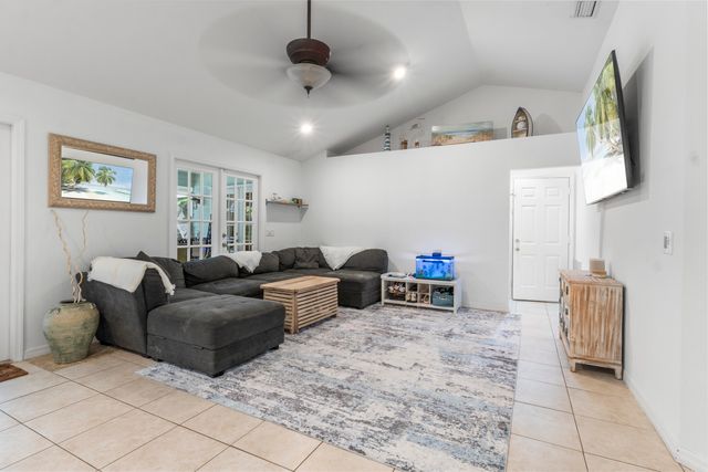 129 38th Court, Vero Beach, FL 32968