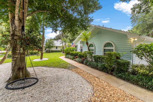 129 38th Court, Vero Beach, FL 32968