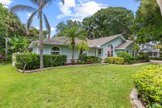 129 38th Court, Vero Beach, FL 32968