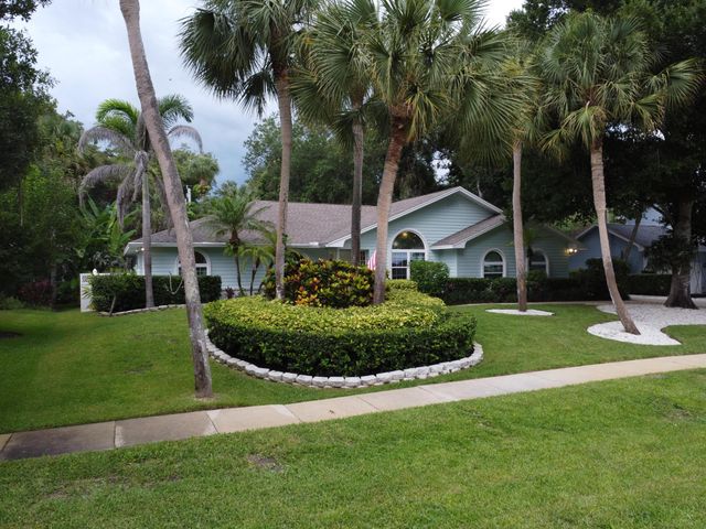 129 38th Court, Vero Beach, FL 32968