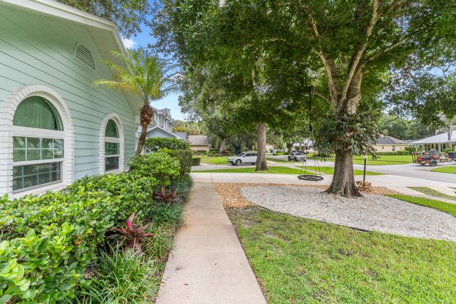 129 38th Court, Vero Beach, FL 32968