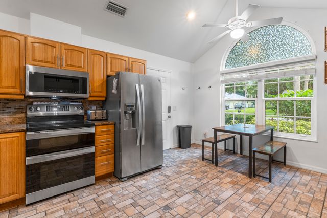 129 38th Court, Vero Beach, FL 32968