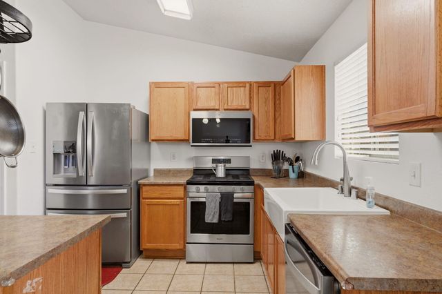 32 Salida Del Sol, Los Lunas, NM 87031