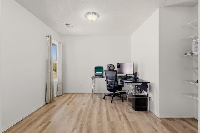 32 Salida Del Sol, Los Lunas, NM 87031