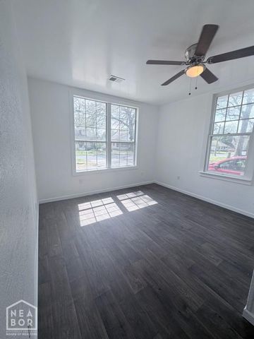 1012 W Huntington Avenue, Jonesboro, AR 72401