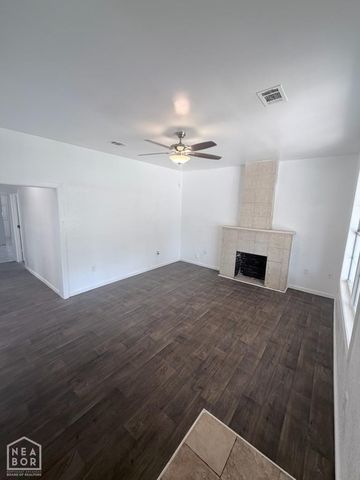 1012 W Huntington Avenue, Jonesboro, AR 72401