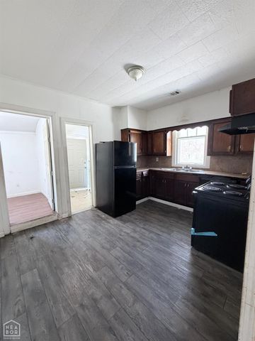1012 W Huntington Avenue, Jonesboro, AR 72401