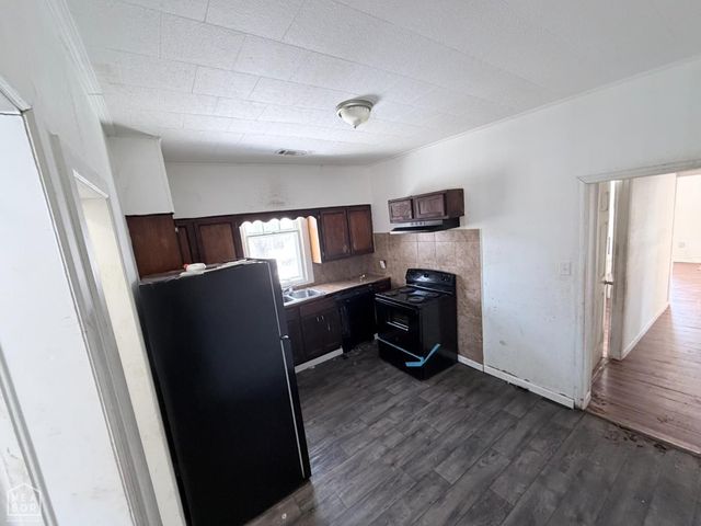 1012 W Huntington Avenue, Jonesboro, AR 72401