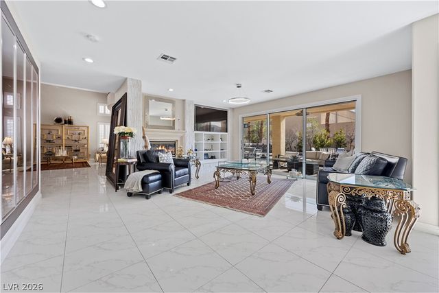 10721 Capesthorne Way, Las Vegas, NV 89135