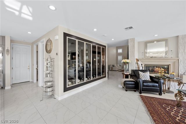 10721 Capesthorne Way, Las Vegas, NV 89135