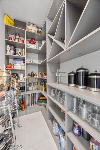 10721 Capesthorne Way, Las Vegas, NV 89135