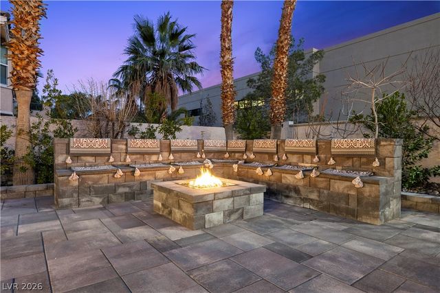 10721 Capesthorne Way, Las Vegas, NV 89135