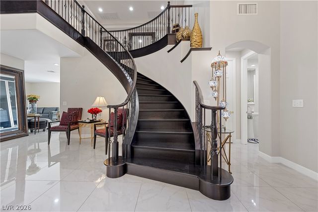 10721 Capesthorne Way, Las Vegas, NV 89135