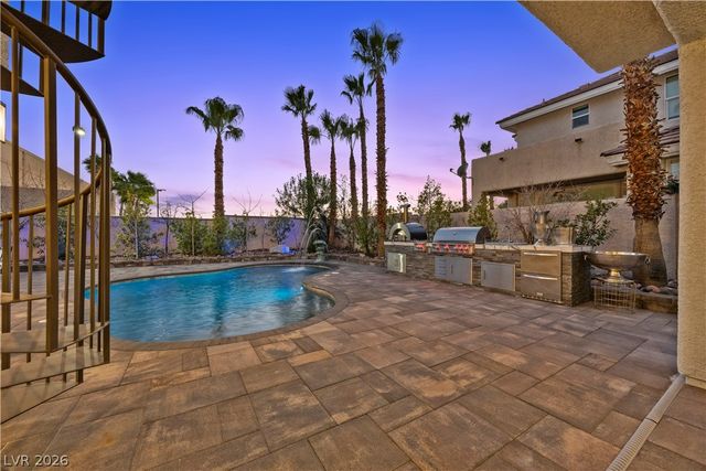 10721 Capesthorne Way, Las Vegas, NV 89135