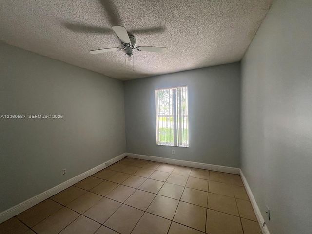 738 SW 9th St, Florida City, FL 33034