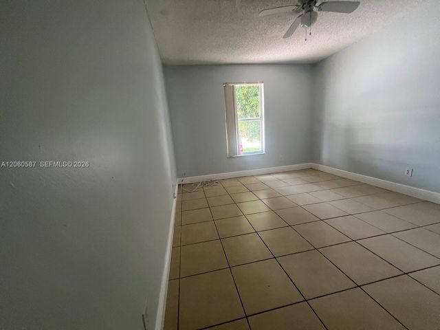 738 SW 9th St, Florida City, FL 33034