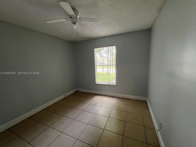 738 SW 9th St, Florida City, FL 33034