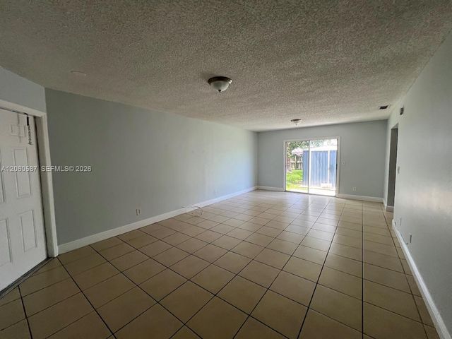 738 SW 9th St, Florida City, FL 33034