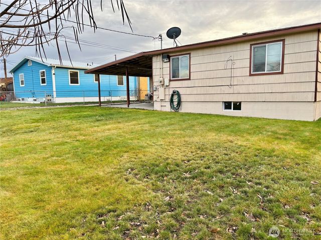 426 E Brown Avenue, Moses Lake, WA 98837