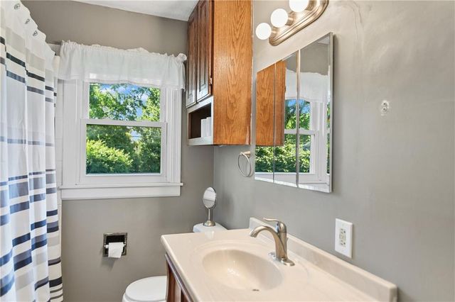 217 W 96th Terrace, Kansas City, MO 64114