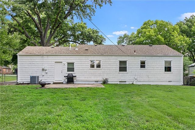 217 W 96th Terrace, Kansas City, MO 64114