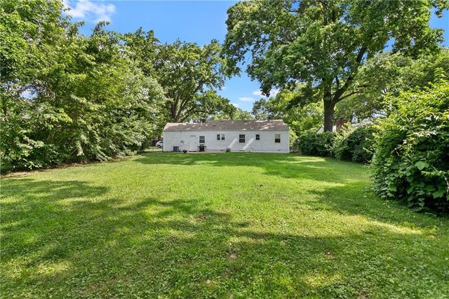 217 W 96th Terrace, Kansas City, MO 64114