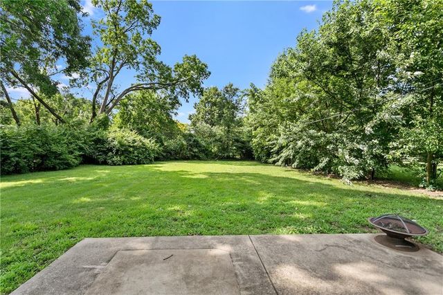 217 W 96th Terrace, Kansas City, MO 64114