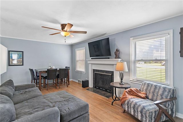 217 W 96th Terrace, Kansas City, MO 64114