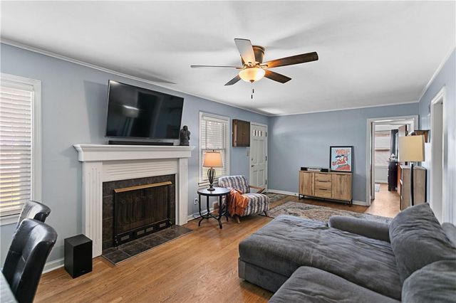 217 W 96th Terrace, Kansas City, MO 64114