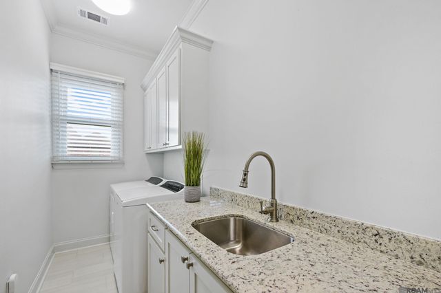 42387 Greens View Dr, Gonzales, LA 70737