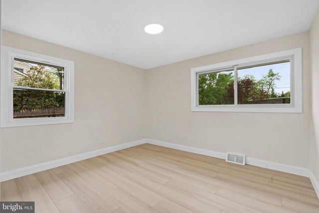 308 KENWOOD DR, Moorestown, NJ 08057