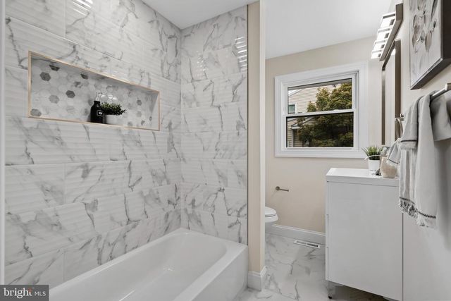 308 KENWOOD DR, Moorestown, NJ 08057