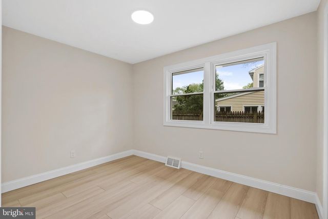 308 KENWOOD DR, Moorestown, NJ 08057