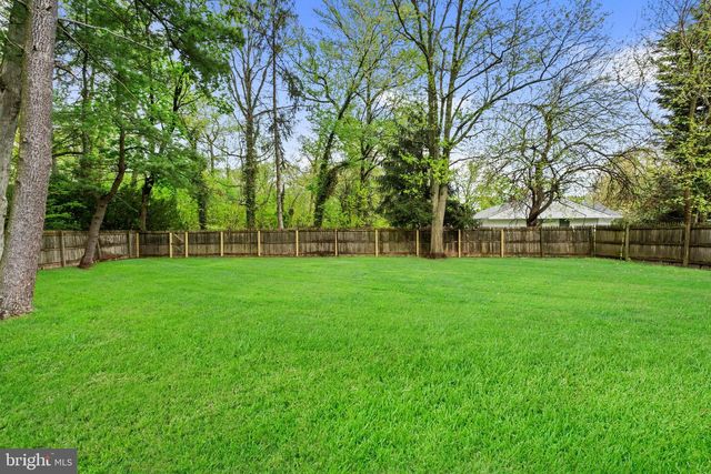 308 KENWOOD DR, Moorestown, NJ 08057
