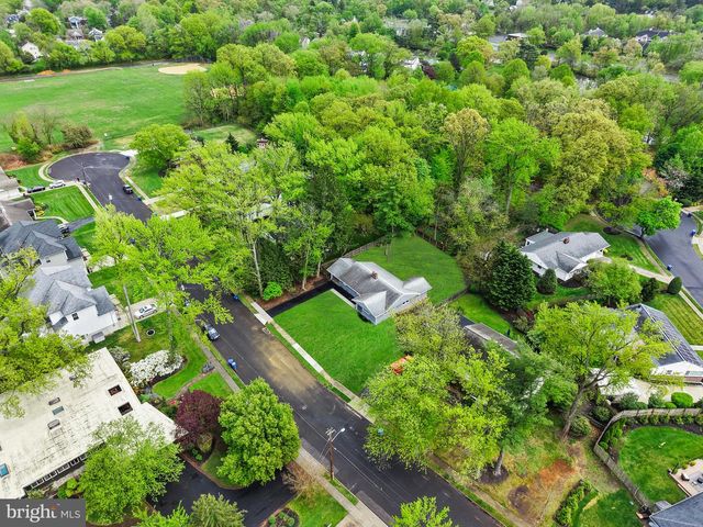 308 KENWOOD DR, Moorestown, NJ 08057