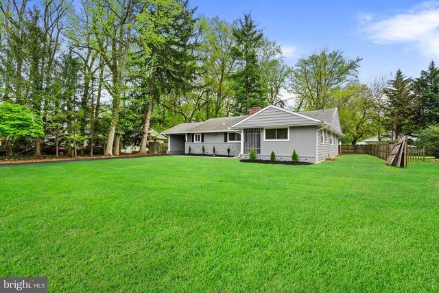 308 KENWOOD DR, Moorestown, NJ 08057