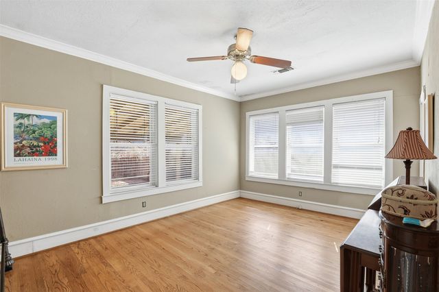 1409 Virginia Place, Fort Worth, TX 76107