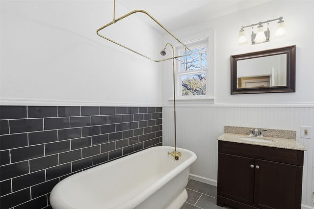 1409 Virginia Place, Fort Worth, TX 76107