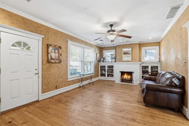 1409 Virginia Place, Fort Worth, TX 76107