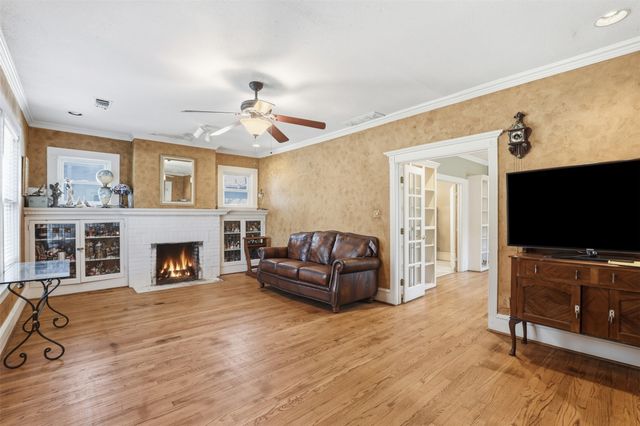 1409 Virginia Place, Fort Worth, TX 76107