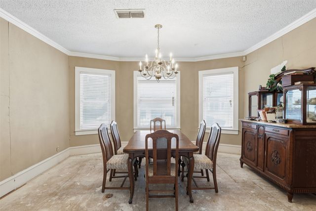 1409 Virginia Place, Fort Worth, TX 76107